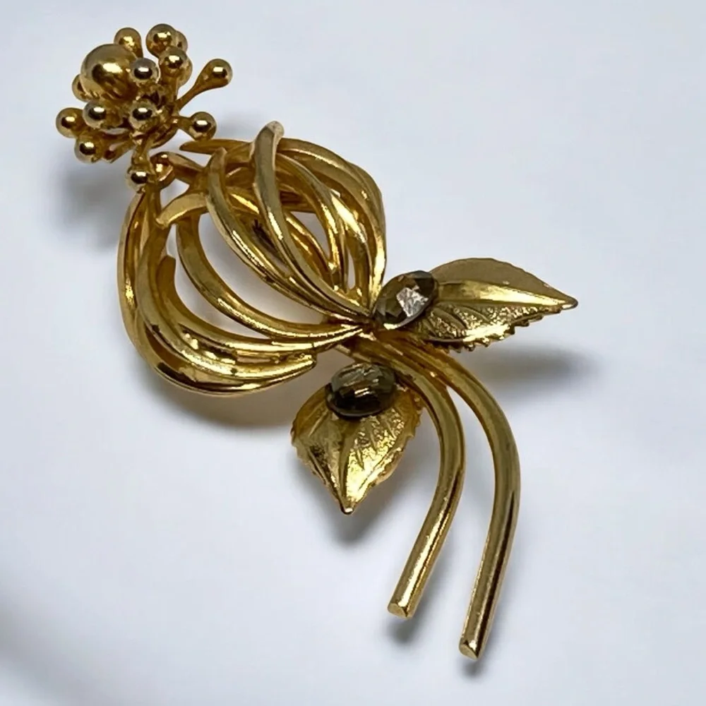Vintage Warner New York Gold Tone Flower Brooch with Rhinestones